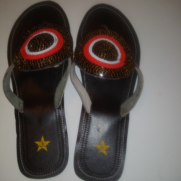 Open toe sandals. - Picture 4 of 4